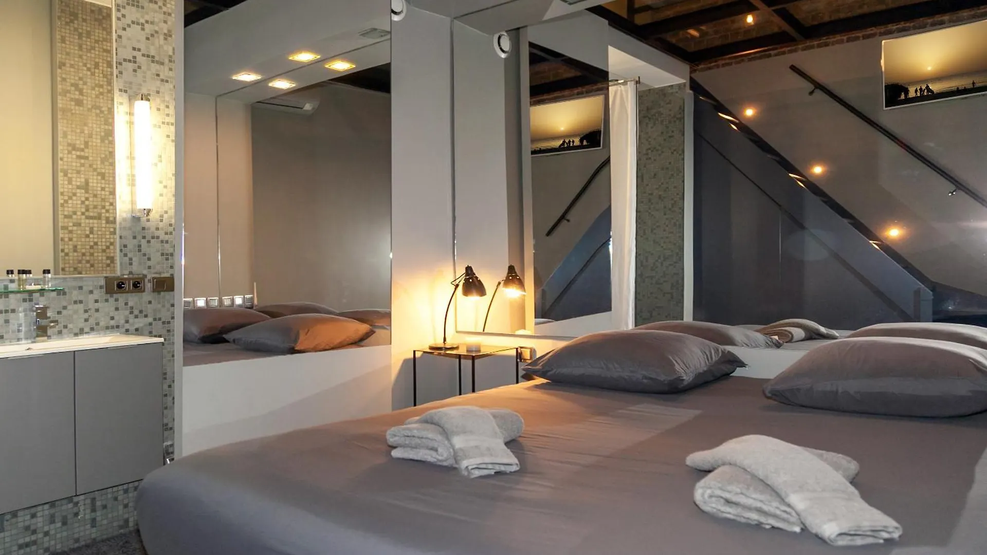 Apartamento Loft Atypique Avec Terrasse, Calme Et Cosy