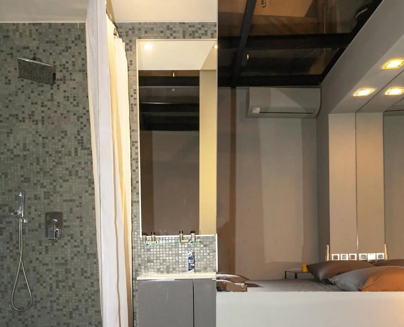 Loft Atypique Avec Terrasse, Calme Et Cosy * París