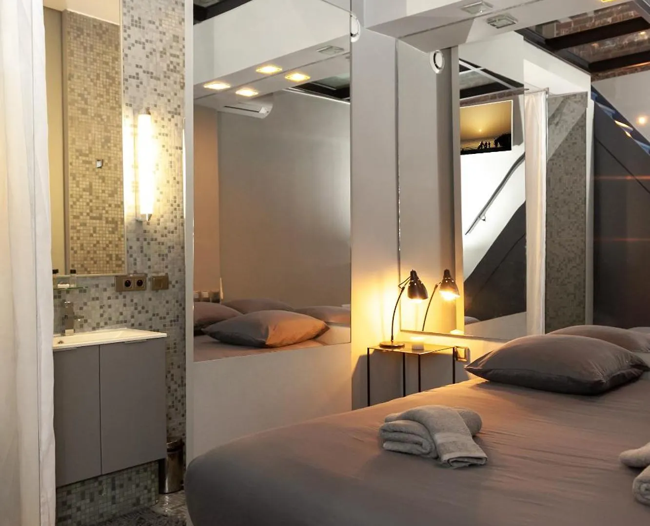 Loft Atypique Avec Terrasse, Calme Et Cosy Appartamento Parigi